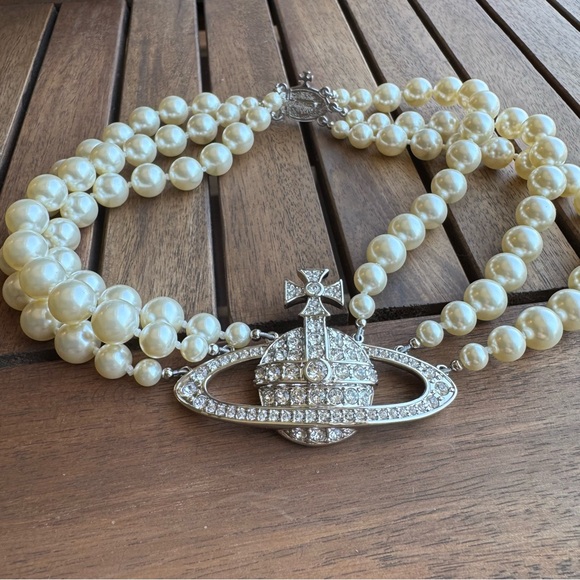 Vivienne Westwood Three Row Pearl Pearls Bas Relief Choker Cream White Necklace - Picture 8 of 17